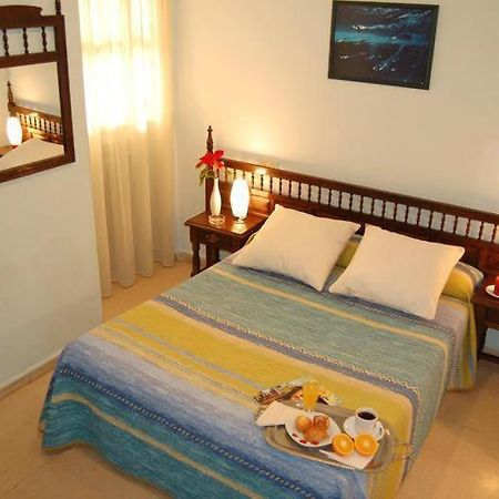 סלאמנקה Hostal Los Infantes מראה חיצוני תמונה