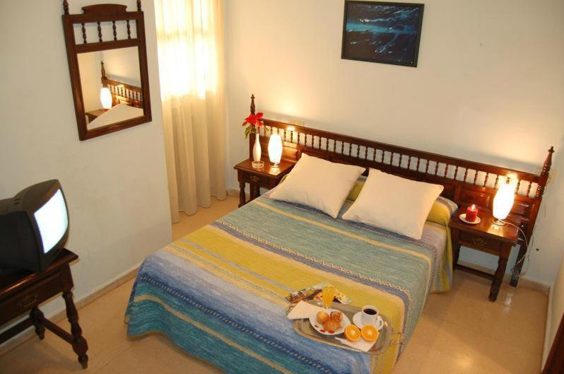 סלאמנקה Hostal Los Infantes מראה חיצוני תמונה